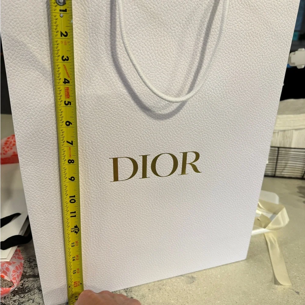 Large Dior shopping bag - Picture 3 of 7